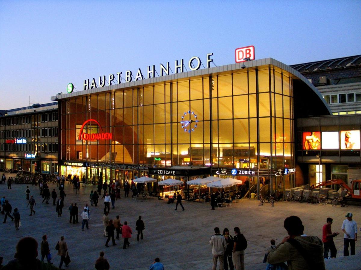Smarty Cologne Dom Hotel - Boardinghouse - Kontaktloser Self Check-In Εξωτερικό φωτογραφία